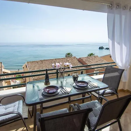 Alexandras On The And Pool *