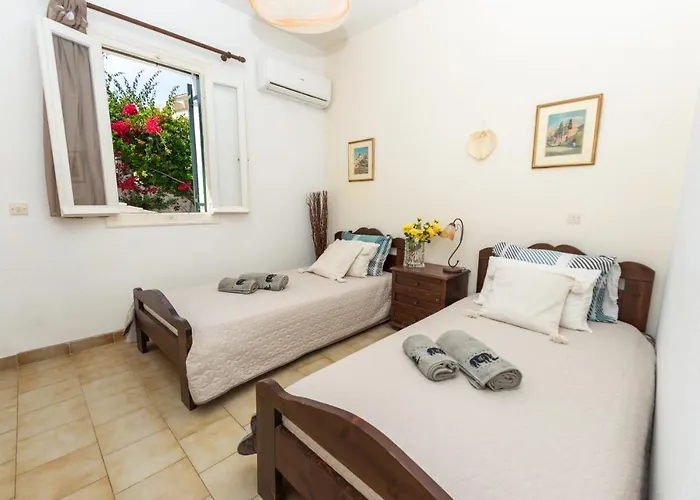 Alexandras On The And Pool Apartamento Glyfada (Corfu)
